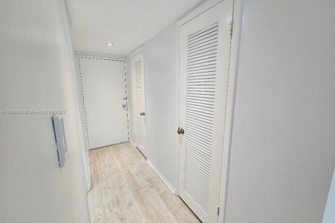 Купить кондоминиум в Авентура, Флорида 2 спальни, 149.11м2, № 2039877 - фото 21