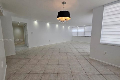 Купить кондоминиум в Авентура, Флорида 2 спальни, 149.11м2, № 2039877 - фото 8