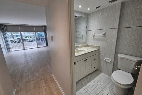 Купить кондоминиум в Авентура, Флорида 2 спальни, 149.11м2, № 2039877 - фото 23