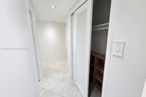 Купить кондоминиум в Авентура, Флорида 2 спальни, 149.11м2, № 2039877 - фото 13