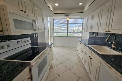Купить кондоминиум в Авентура, Флорида 2 спальни, 149.11м2, № 2039877 - фото 5