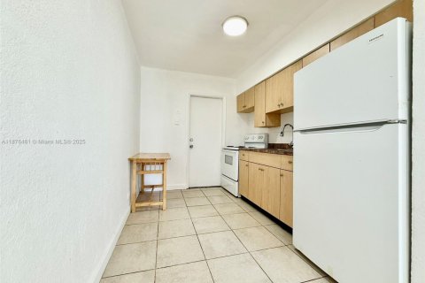 Villa ou maison à louer à Dania Beach, Floride: 2 chambres, 66.89 m2 № 1937241 - photo 4