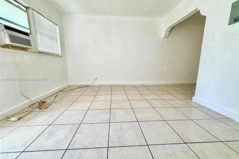 Villa ou maison à louer à Dania Beach, Floride: 2 chambres, 66.89 m2 № 1937241 - photo 3