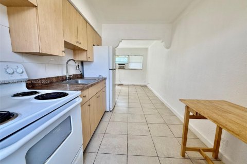 Villa ou maison à louer à Dania Beach, Floride: 2 chambres, 66.89 m2 № 1937241 - photo 5