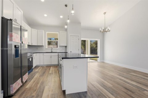 Купить виллу или дом в Себринг, Флорида 7 комнат, 138.24м2, № 2004267 - фото 9