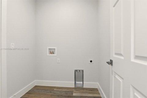 Купить виллу или дом в Себринг, Флорида 7 комнат, 138.24м2, № 2004267 - фото 23