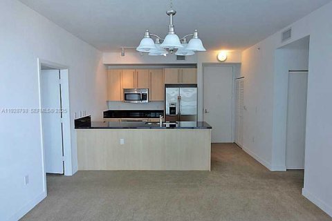 Condo in Miami, Florida, 2 bedrooms  № 2052805 - photo 3