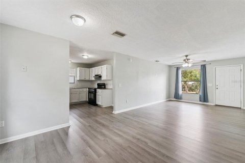 Купить виллу или дом в Деланд, Флорида 4 комнаты, 102.56м2, № 2096161 - фото 5