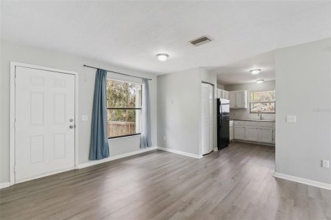 Купить виллу или дом в Деланд, Флорида 4 комнаты, 102.56м2, № 2096161 - фото 4