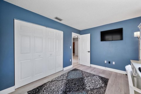 House in Davie, Florida 3 bedrooms, 159.51 sq.m. № 2173874 - photo 22