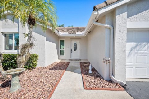 House in Davie, Florida 3 bedrooms, 159.51 sq.m. № 2173874 - photo 2