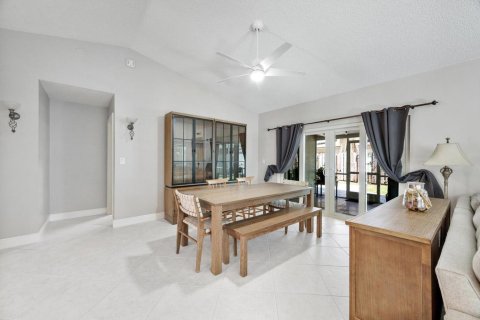 House in Davie, Florida 3 bedrooms, 159.51 sq.m. № 2173874 - photo 4