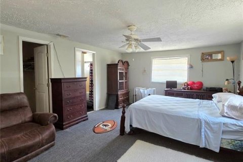 House in Brooksville, Florida 4 bedrooms, 169.73 sq.m. № 2219032 - photo 18