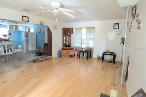 House in Brooksville, Florida 4 bedrooms, 169.73 sq.m. № 2219032 - photo 16