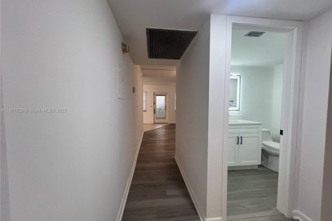 Condominio en venta en Boca Raton, Florida, 2 dormitorios, 93.65 m2 № 1955696 - foto 11