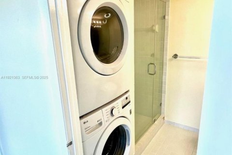 Copropriété à louer à Miami, Floride: 2 chambres, 117.8 m2 № 1983499 - photo 26