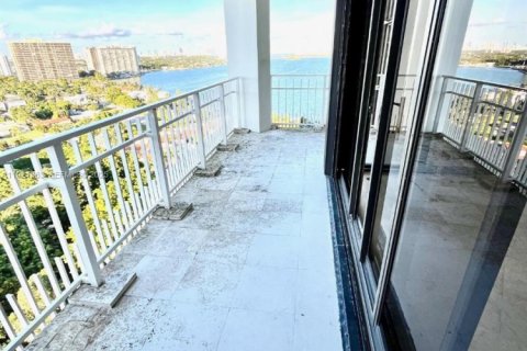 Copropriété à louer à Miami, Floride: 2 chambres, 117.8 m2 № 1983499 - photo 7