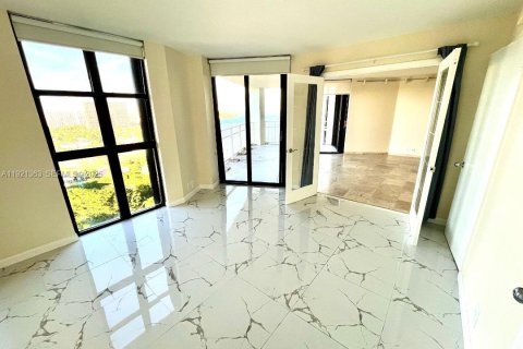 Copropriété à louer à Miami, Floride: 2 chambres, 117.8 m2 № 1983499 - photo 28