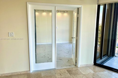 Copropriété à louer à Miami, Floride: 2 chambres, 117.8 m2 № 1983499 - photo 21