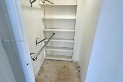 Copropriété à louer à Miami, Floride: 2 chambres, 117.8 m2 № 1983499 - photo 24