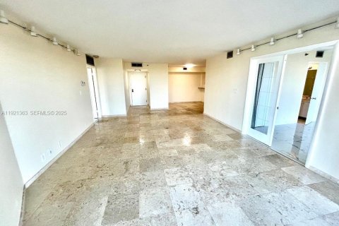 Copropriété à louer à Miami, Floride: 2 chambres, 117.8 m2 № 1983499 - photo 19