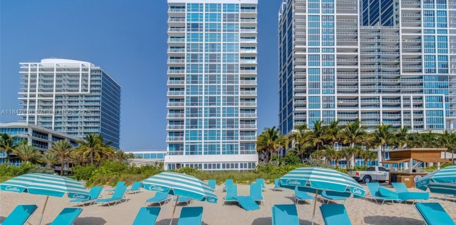 Condominio en Miami Beach, Florida, 2 dormitorios № 1857061