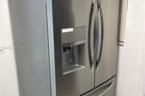 Condominio en venta en Hallandale Beach, Florida, 1 dormitorio, 78.69 m2 № 2048963 - foto 15