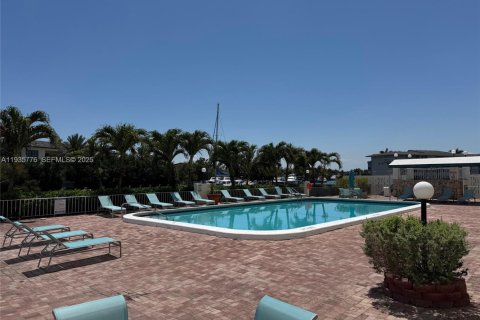 Condominio en venta en Hallandale Beach, Florida, 1 dormitorio, 85.93 m2 № 1993888 - foto 19