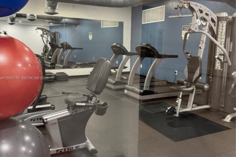 Condominio en venta en Hallandale Beach, Florida, 1 dormitorio, 85.93 m2 № 1993888 - foto 20