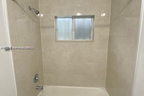 Immobilier commercial à vendre à Miami, Floride: 226.68 m2 № 2241744 - photo 21