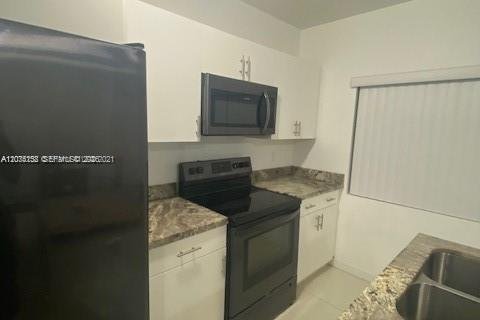 Immobilier commercial à vendre à Miami, Floride: 226.68 m2 № 2241744 - photo 7