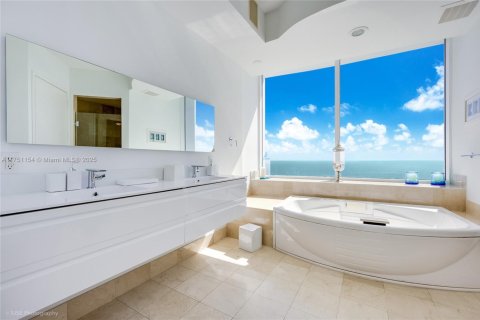 Condo in Sunny Isles Beach, Florida, 3 bedrooms  № 1864054 - photo 8