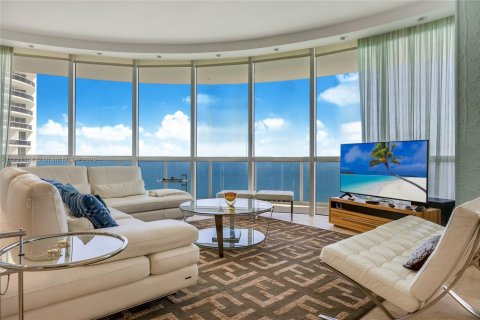 Condo in Sunny Isles Beach, Florida, 3 bedrooms  № 1864054 - photo 3