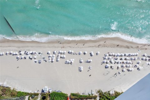 Condo in Sunny Isles Beach, Florida, 3 bedrooms  № 1864054 - photo 16