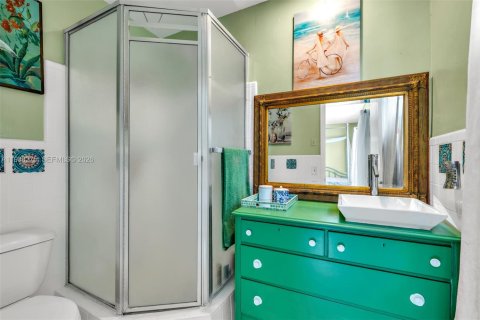 Condo in Hollywood, Florida, 2 bedrooms  № 2050340 - photo 12