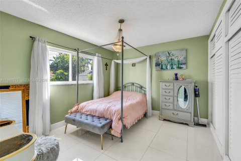 Condo in Hollywood, Florida, 2 bedrooms  № 2050340 - photo 10