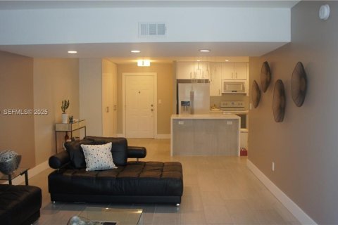 Condominio en venta en North Miami Beach, Florida, 2 dormitorios, 167.22 m2 № 1993558 - foto 8