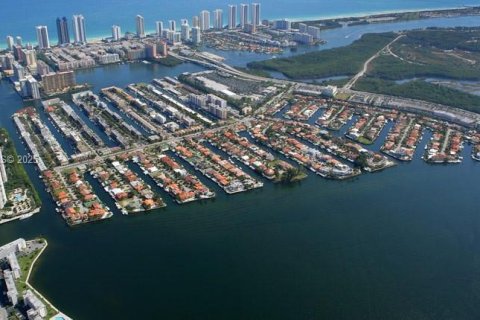 Condominio en venta en North Miami Beach, Florida, 2 dormitorios, 167.22 m2 № 1993558 - foto 20