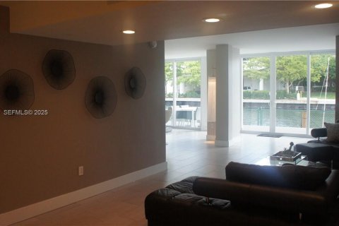 Condominio en venta en North Miami Beach, Florida, 2 dormitorios, 167.22 m2 № 1993558 - foto 5