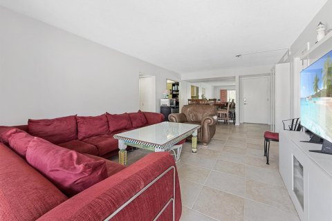 Condo in Deerfield Beach, Florida, 2 bedrooms  № 2191101 - photo 14