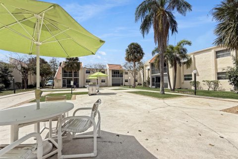 Condo in Deerfield Beach, Florida, 2 bedrooms  № 2191101 - photo 18