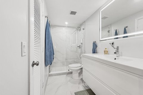 Condo in Deerfield Beach, Florida, 2 bedrooms № 2191101