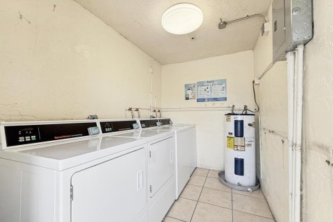 Condo in Deerfield Beach, Florida, 2 bedrooms  № 2191101 - photo 11