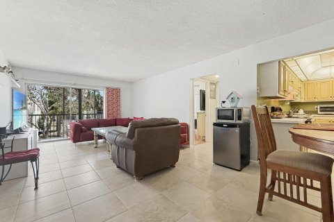 Condo in Deerfield Beach, Florida, 2 bedrooms  № 2191101 - photo 8