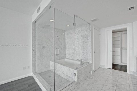 Copropriété à louer à Miami, Floride: 3 chambres, 151.8 m2 № 1816494 - photo 12