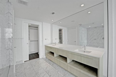 Copropriété à louer à Miami, Floride: 3 chambres, 151.8 m2 № 1816494 - photo 14