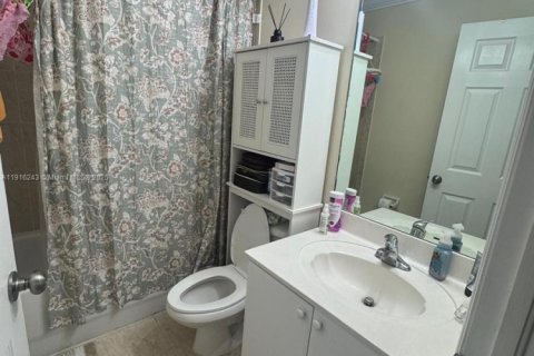 Villa ou maison à vendre à Homestead, Floride: 3 chambres, 141.95 m2 № 2016428 - photo 12