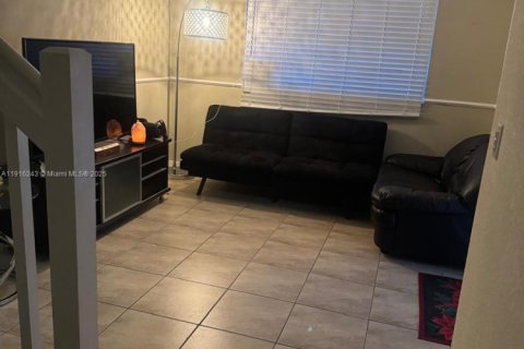 Villa ou maison à vendre à Homestead, Floride: 3 chambres, 141.95 m2 № 2016428 - photo 3