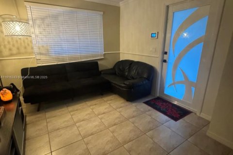 Villa ou maison à vendre à Homestead, Floride: 3 chambres, 141.95 m2 № 2016428 - photo 2