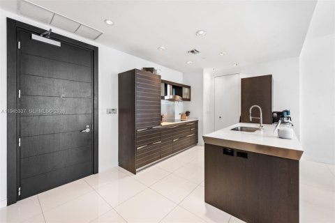 Снять в аренду кондоминиум в Майами, Флорида 2 спальни, 114.92м2, № 2004775 - фото 7